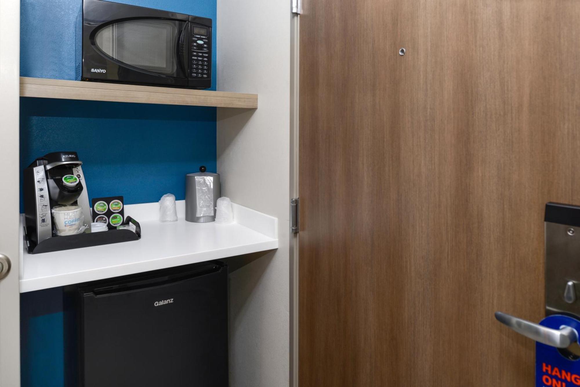 Holiday Inn Express Hotel And Suites Marysville By Ihg Екстериор снимка